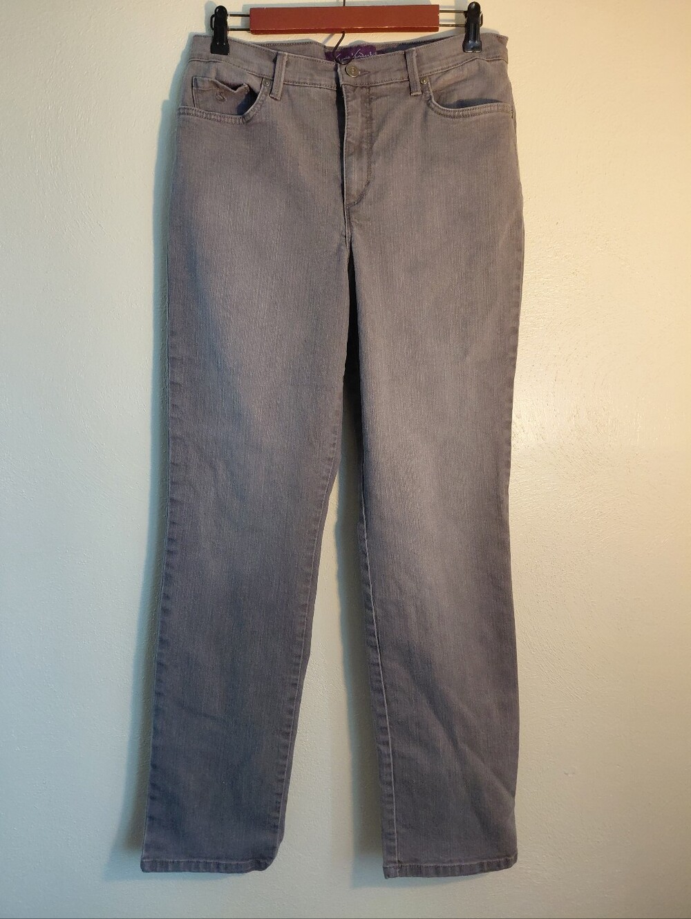 Womens Gloria Vanderbilt Amanda Straight-Leg Jeans in Light Gray Sz 12